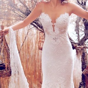 Wedding Dress Never Worn